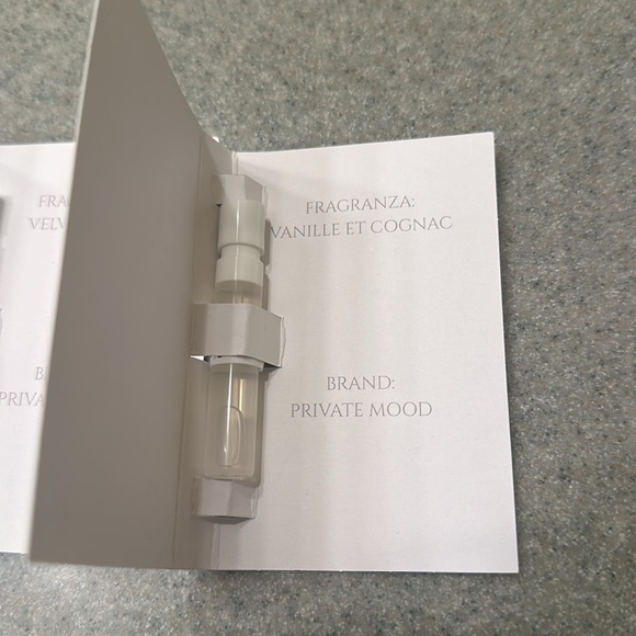 Private Mood Sample Set - Picture 4 of 7